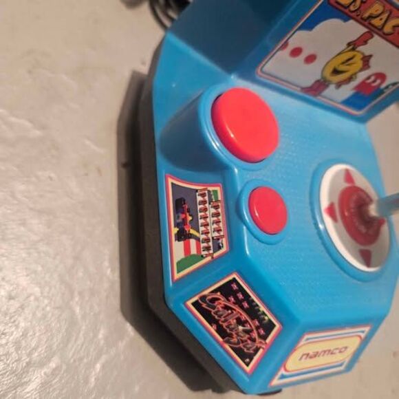 Ms Pac-Man Namco 5 n 1 Arcade Plug n Play - Picture 3 of 6